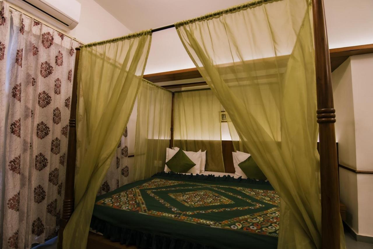 Heritage Khirasara Palace Rádzskot Kültér fotó
