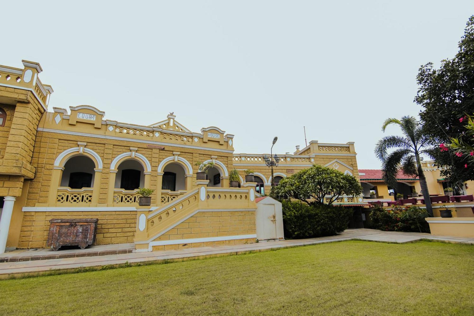 Heritage Khirasara Palace Rádzskot Kültér fotó